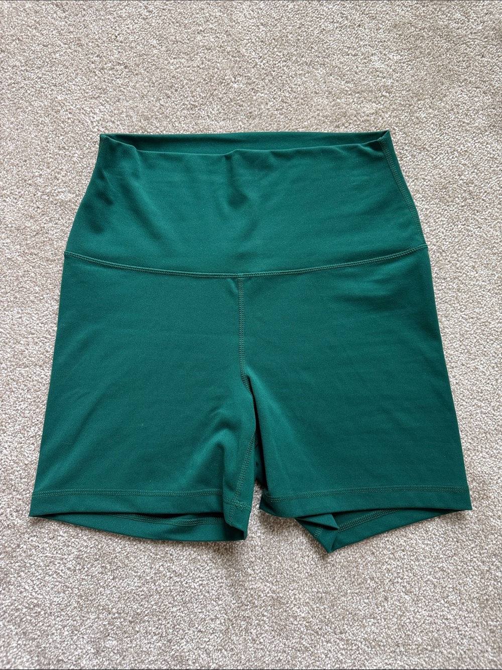 NWOT YOGALICIOUS LUX Super High Rise short 5”
